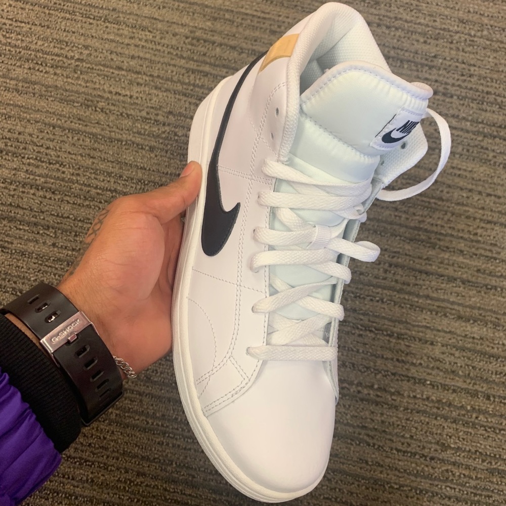 NIKE COURT ROYALE 2 MID